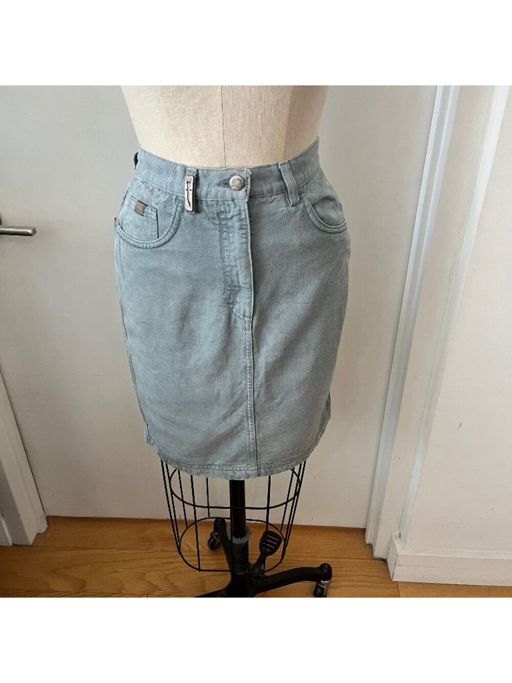 VTG SHARP LINE by UTA RAASCH  Light Blue Lyocell Denim‎ Skirt Size Small